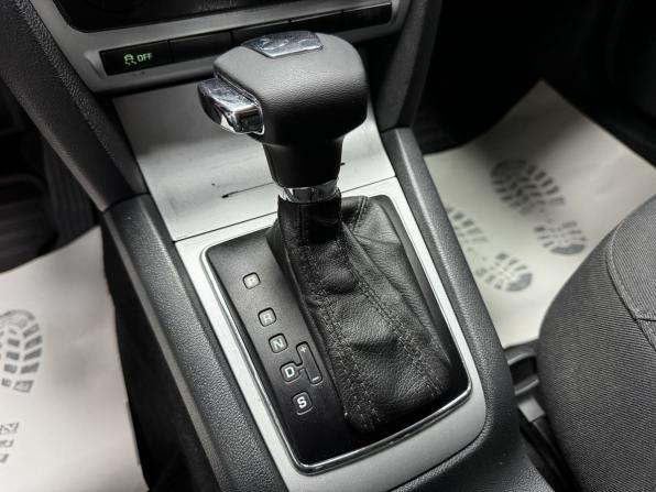 Skoda Octavia II (A5) Рестайлинг с пробегом 2012 года, цена 900 000 рублей, 239983 км, лифтбек, Автокод Объявления