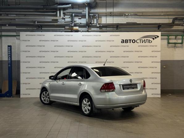 Volkswagen Polo V с пробегом 2013 года, цена 579 000 рублей, 231000 км, седан, Автокод Объявления
