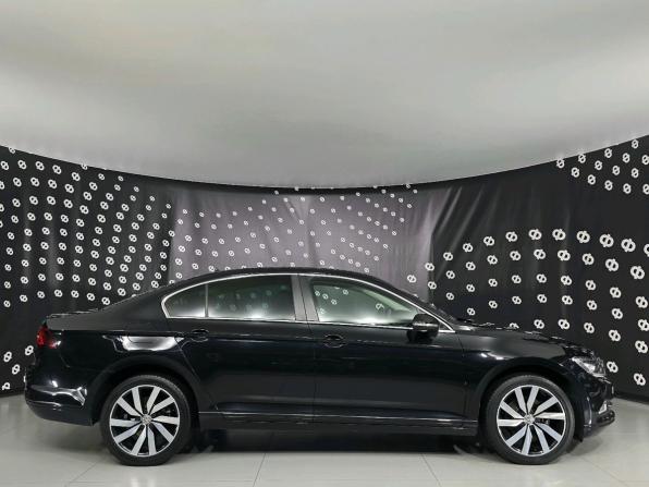 Volkswagen Passat B8 с пробегом 2019 года, цена 2 052 000 рублей, 138558 км, седан, Автокод Объявления