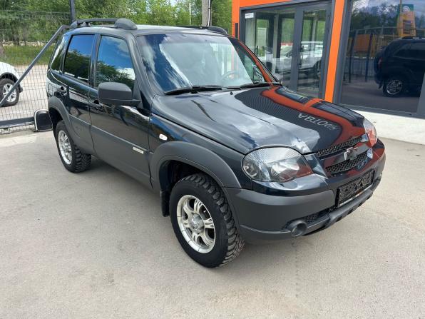 Chevrolet Niva I Рестайлинг с пробегом 2017 года, цена 669 900 рублей, 105000 км, внедорожник, Автокод Объявления