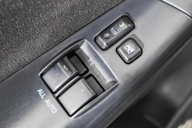 Toyota Corolla IX (E120 E130) Рестайлинг с пробегом 2006 года, цена 649 000 рублей, 184000 км, хэтчбек, Автокод Объявления