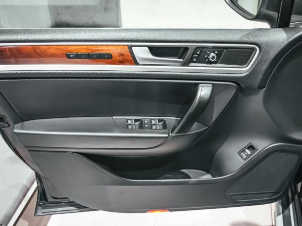 Volkswagen Touareg II с пробегом 2011 года, цена 1 750 199 рублей, 355365 км, внедорожник, Автокод Объявления
