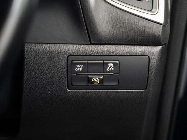 Mazda Axela III Рестайлинг с пробегом 2016 года, цена 1 200 000 рублей, 125210 км, хэтчбек, Автокод Объявления
