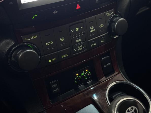 Toyota Highlander II (XU40) Рестайлинг с пробегом 2011 года, цена 1 980 000 рублей, 222446 км, внедорожник, Автокод Объявления