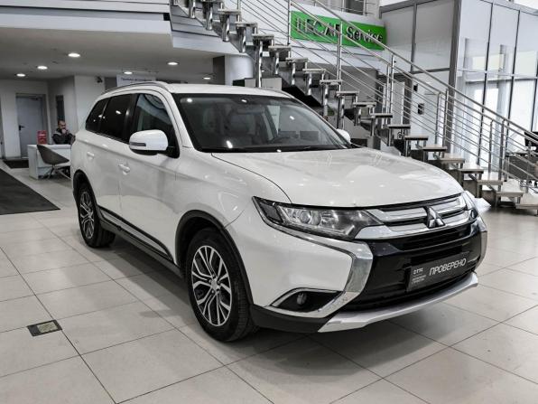 Mitsubishi Outlander III Рестайлинг 2 с пробегом 2015 года, цена 1 650 000 рублей, 232983 км, внедорожник, Автокод Объявления
