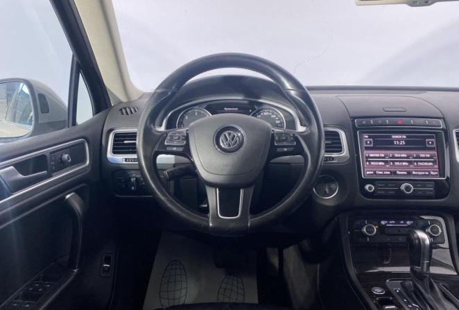 Volkswagen Touareg II Рестайлинг с пробегом 2015 года, цена 2 690 000 рублей, 243284 км, внедорожник, Автокод Объявления