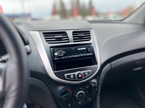 Hyundai Solaris I с пробегом 2011 года, цена 580 000 рублей, 208972 км, хэтчбек, Автокод Объявления