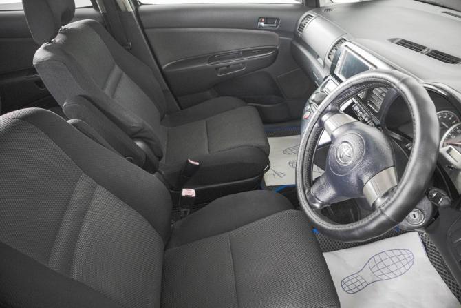 Toyota Wish I с пробегом 2005 года, цена 769 000 рублей, 235000 км, компактвэн, Автокод Объявления