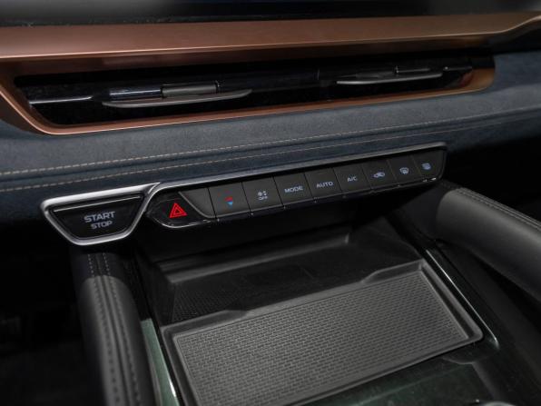 Geely Monjaro I с пробегом 2023 года, цена 3 390 000 рублей, 36730 км, внедорожник, Автокод Объявления