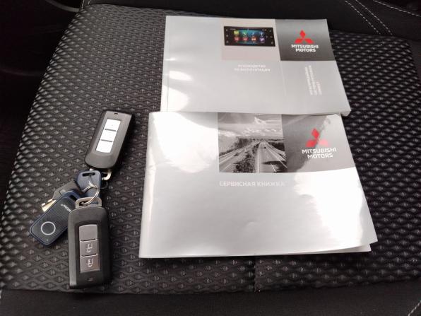 Mitsubishi Outlander III Рестайлинг 3 с пробегом 2019 года, цена 1 949 000 рублей, 121894 км, внедорожник, Автокод Объявления