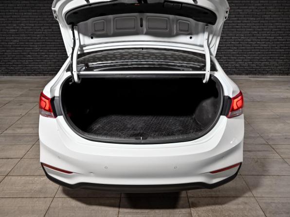 Hyundai Solaris II с пробегом 2017 года, цена 1 450 000 рублей, 83416 км, седан, Автокод Объявления
