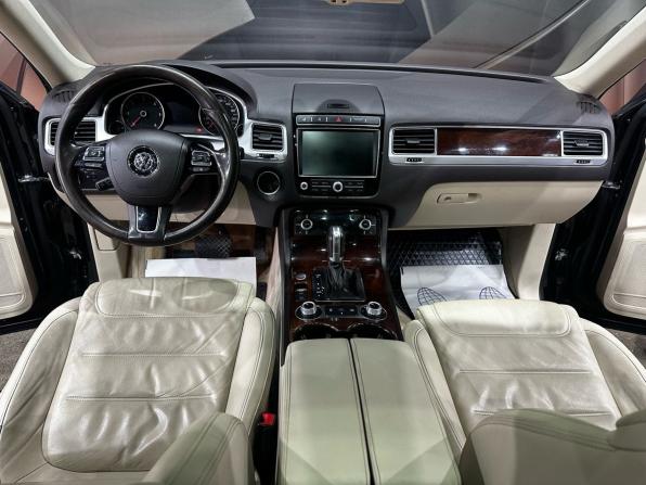 Volkswagen Touareg II Рестайлинг с пробегом 2015 года, цена 1 985 000 рублей, 319173 км, внедорожник, Автокод Объявления