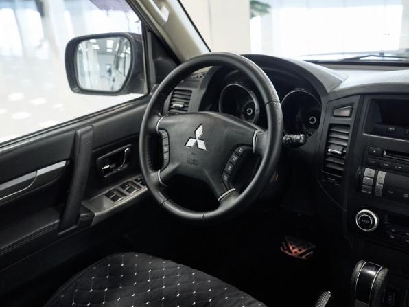 Mitsubishi Pajero IV Рестайлинг 1 с пробегом 2012 года, цена 1 819 000 рублей, 196145 км, внедорожник, Автокод Объявления