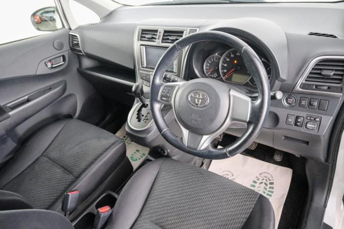 Toyota Ractis II с пробегом 2012 года, цена 959 000 рублей, 65000 км, хэтчбек, Автокод Объявления