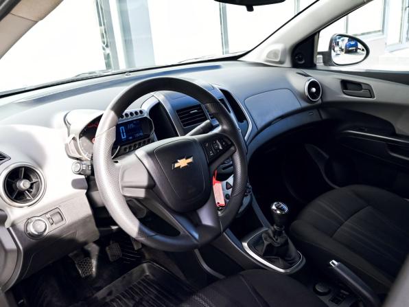 Chevrolet Aveo II с пробегом 2015 года, цена 789 000 рублей, 73600 км, седан, Автокод Объявления