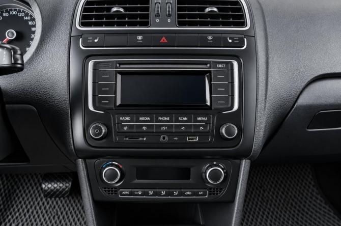 Volkswagen Polo V с пробегом 2014 года, цена 879 000 рублей, 266170 км, седан, Автокод Объявления