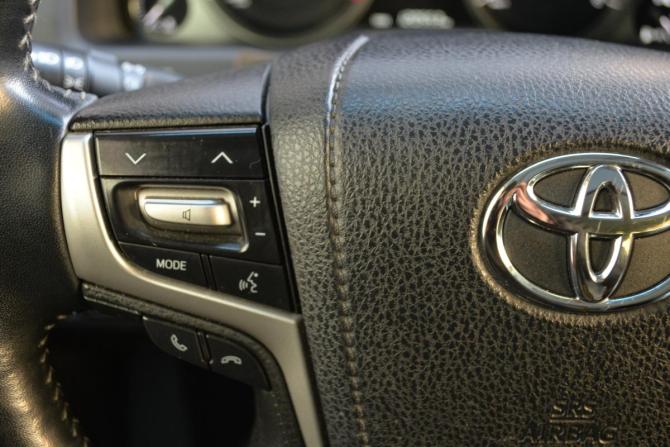 Toyota Land Cruiser 200 Series Рестайлинг 2 с пробегом 2016 года, цена 7 350 000 рублей, 120551 км, внедорожник, Автокод Объявления