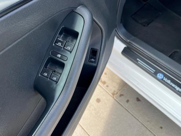 Volkswagen Jetta VI Рестайлинг с пробегом 2015 года, цена 1 100 000 рублей, 280726 км, седан, Автокод Объявления