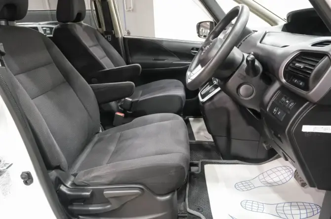Nissan Serena V (C27) с пробегом 2016 года, цена 1 619 000 рублей, 215000 км, минивэн, Автокод Объявления