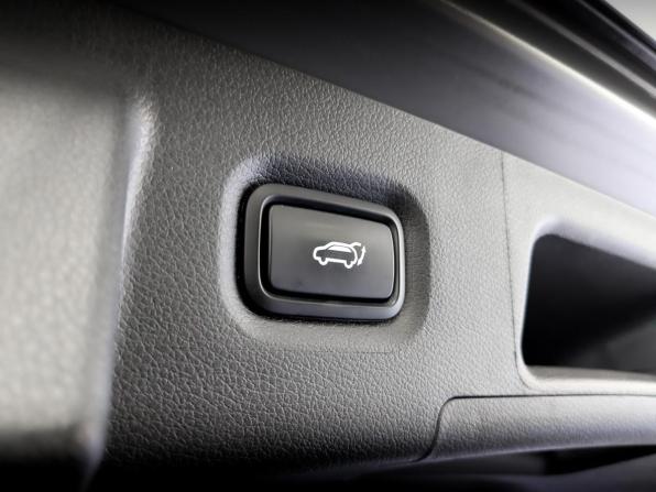 Hyundai Santa Fe IV Рестайлинг с пробегом 2022 года, цена 4 355 000 рублей, 43861 км, внедорожник, Автокод Объявления
