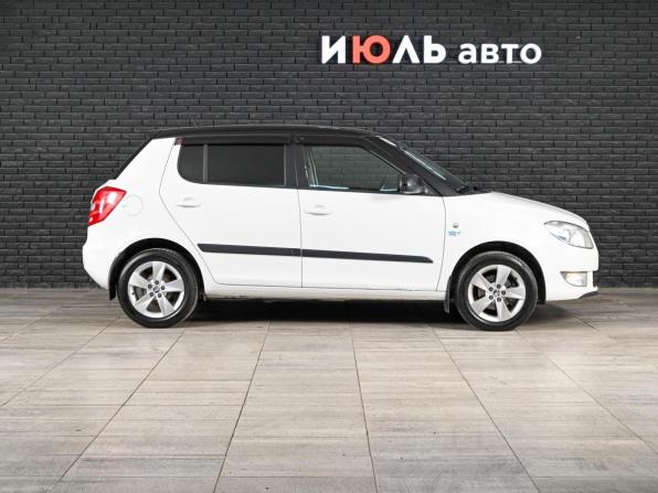 Skoda Fabia II Рестайлинг с пробегом 2013 года, цена 900 000 рублей, 153465 км, хэтчбек, Автокод Объявления