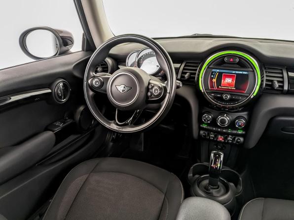 Mini Hatch III (F55/F56) Рестайлинг с пробегом 2020 года, цена 2 050 000 рублей, 94500 км, хэтчбек, Автокод Объявления
