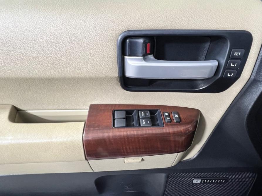 Toyota Sequoia II Москва  - изображение 16