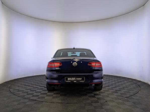 Volkswagen Passat B8 с пробегом 2019 года, цена 2 450 000 рублей, 128087 км, седан, Автокод Объявления