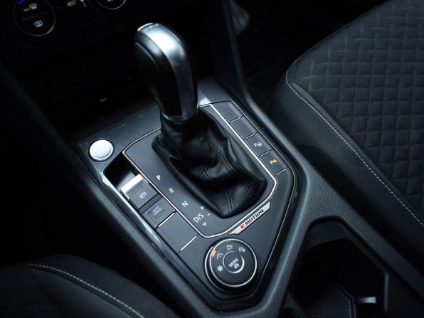Volkswagen Tiguan II с пробегом 2018 года, цена 2 213 000 рублей, 177703 км, внедорожник, Автокод Объявления