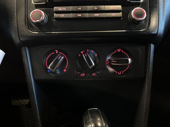 Volkswagen Polo V с пробегом 2011 года, цена 680 000 рублей, 223375 км, седан, Автокод Объявления