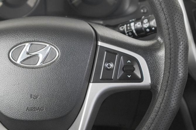 Hyundai Solaris I с пробегом 2011 года, цена 879 000 рублей, 133000 км, хэтчбек, Автокод Объявления