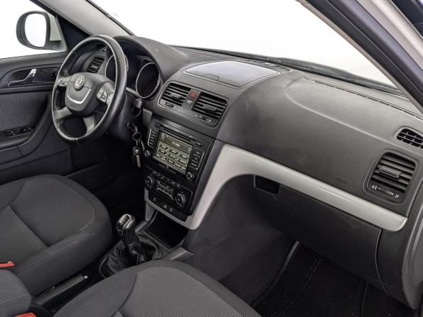 Skoda Yeti I с пробегом 2012 года, цена 1 200 000 рублей, 85025 км, внедорожник, Автокод Объявления