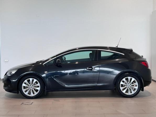 Opel Astra J Рестайлинг с пробегом 2013 года, цена 1 050 000 рублей, 110020 км, хэтчбек, Автокод Объявления