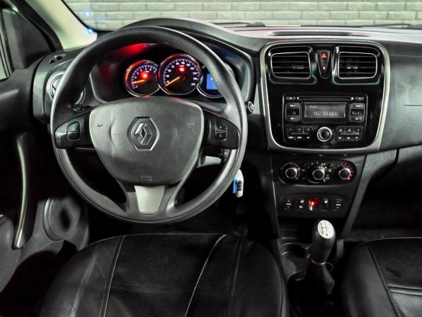 Renault Logan II с пробегом 2015 года, цена 440 000 рублей, 368390 км, седан, Автокод Объявления