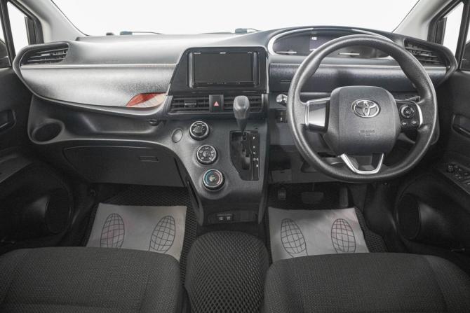 Toyota Sienta II Рестайлинг с пробегом 2021 года, цена 1 349 000 рублей, 178000 км, компактвэн, Автокод Объявления