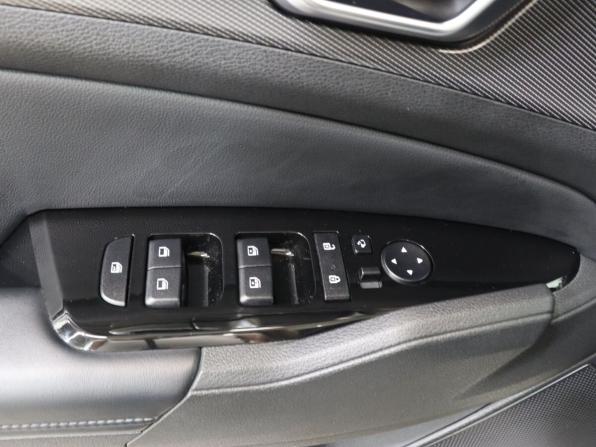 Kia Sportage V с пробегом 2022 года, цена 3 599 000 рублей, 67994 км, внедорожник, Автокод Объявления