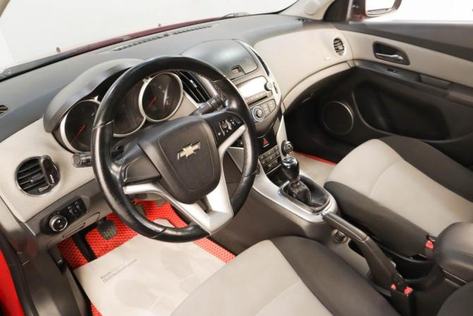 Chevrolet Cruze I Рестайлинг с пробегом 2013 года, цена 639 000 рублей, 200100 км, седан, Автокод Объявления