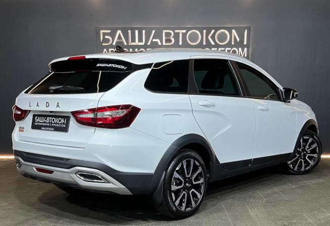 Lada (ВАЗ) Vesta I Рестайлинг (NG) с пробегом 2024 года, цена 1 580 000 рублей, 2977 км, универсал, Автокод Объявления