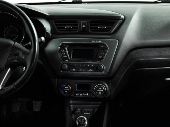 Kia Rio III Рестайлинг с пробегом 2015 года, цена 999 777 рублей, 121000 км, седан, Автокод Объявления