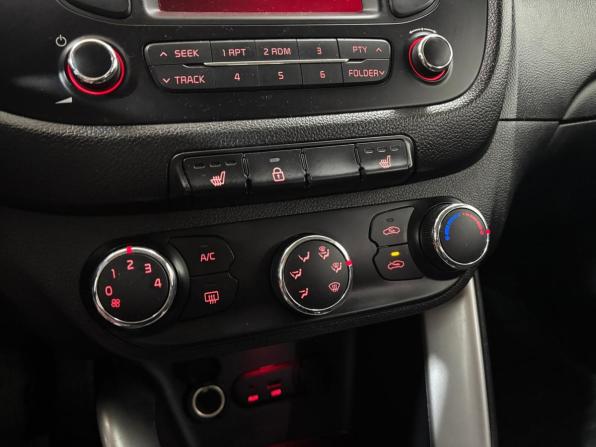 Kia Ceed II с пробегом 2015 года, цена 1 000 000 рублей, 142062 км, хэтчбек, Автокод Объявления
