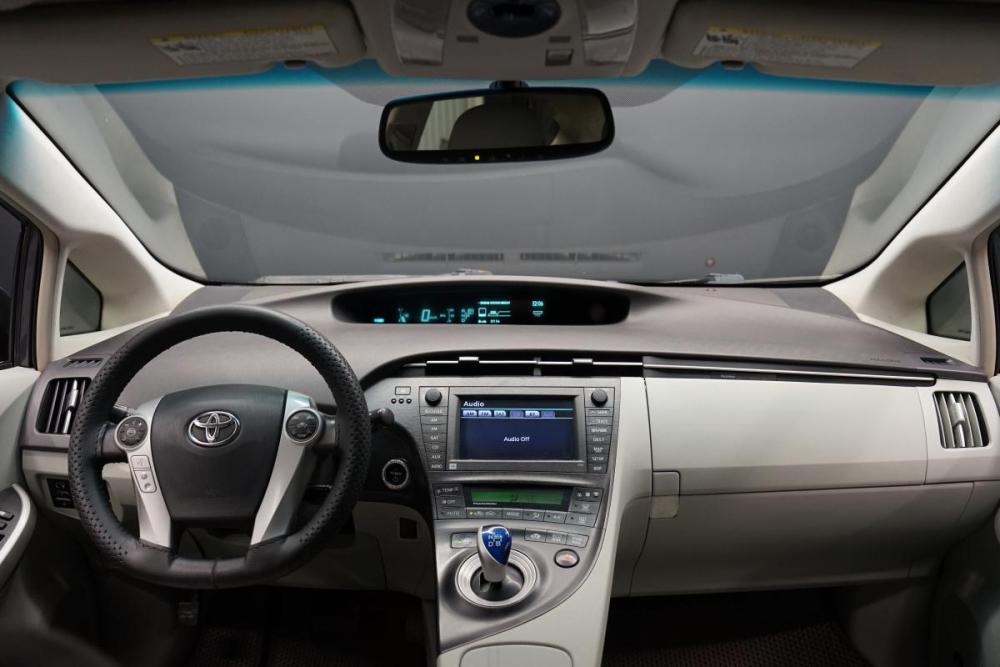 Toyota Prius III (XW30) Крым  - изображение 17