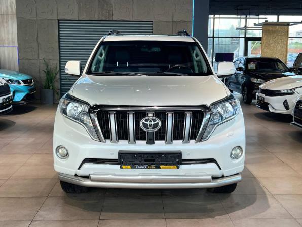 Toyota Land Cruiser Prado 150 Series Рестайлинг 1 с пробегом 2015 года, цена 3 680 000 рублей, 206000 км, внедорожник, Автокод Объявления