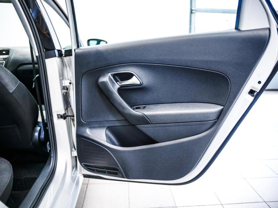 Volkswagen Polo V Красноярск  - изображение 23