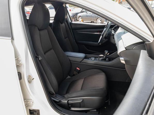 Mazda 3 IV (BP) с пробегом 2019 года, цена 2 150 000 рублей, 114935 км, хэтчбек, Автокод Объявления