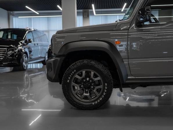 Suzuki Jimny IV с пробегом 2020 года, цена 3 290 000 рублей, 27000 км, внедорожник, Автокод Объявления