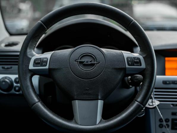 Opel Astra H Рестайлинг с пробегом 2013 года, цена 422 000 рублей, 268812 км, седан, Автокод Объявления