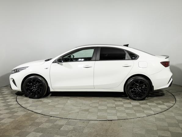 Kia Cerato IV Рестайлинг с пробегом 2022 года, цена 2 199 700 рублей, 49899 км, седан, Автокод Объявления