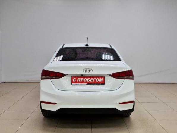 Hyundai Solaris II с пробегом 2017 года, цена 1 090 000 рублей, 207747 км, седан, Автокод Объявления