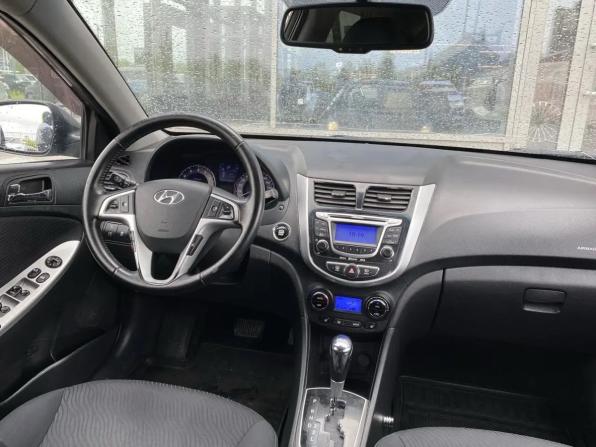 Hyundai Solaris I с пробегом 2012 года, цена 750 000 рублей, 215222 км, седан, Автокод Объявления