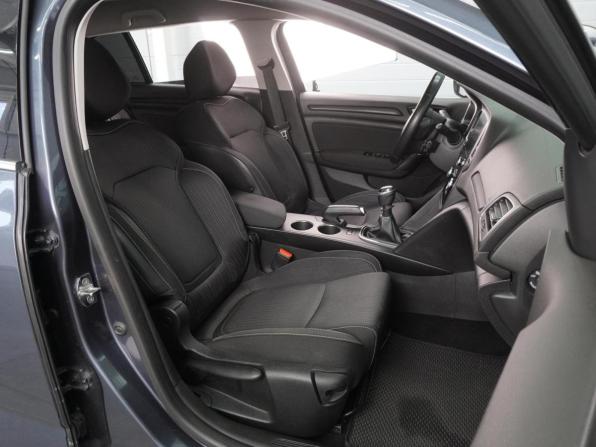 Renault Megane IV с пробегом 2018 года, цена 1 399 000 рублей, 139713 км, универсал, Автокод Объявления